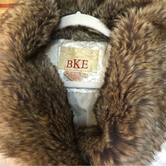 BKE by Buckle Fur Collar, Snap Front, Pockets Zip, Cinch Sleeves STUNNING JACKET - Picture 11 of 11